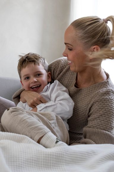 Indoor Fotoshooting - Homestory für Familien in Berlin